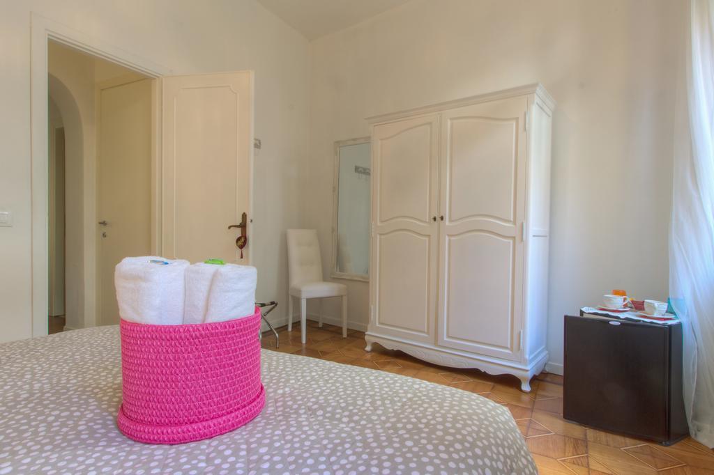 Pensión De L'osmarin Suites