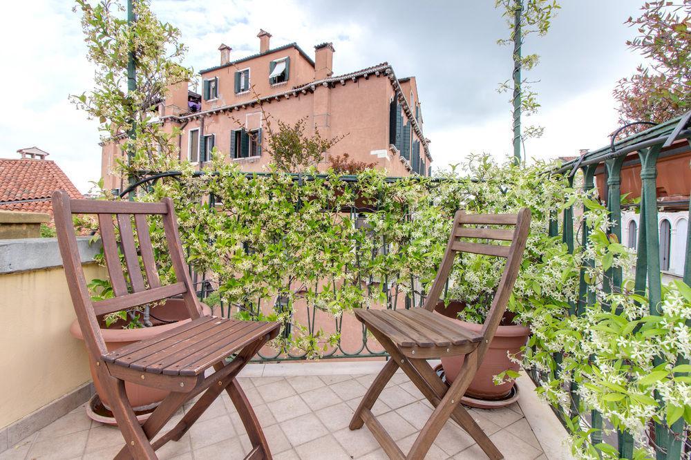 De L'osmarin Suites Pensión Venecia