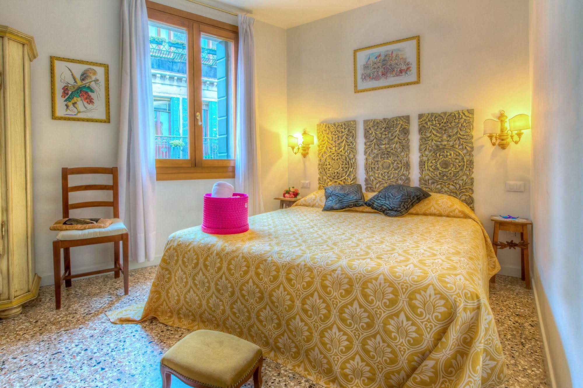 Pensión De L'osmarin Suites